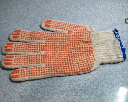 Găng tay len chấm hạt nhựa - Cơ Sở Sản Xuất Găng Tay Bảo Hộ Lao Động Tâm Việt